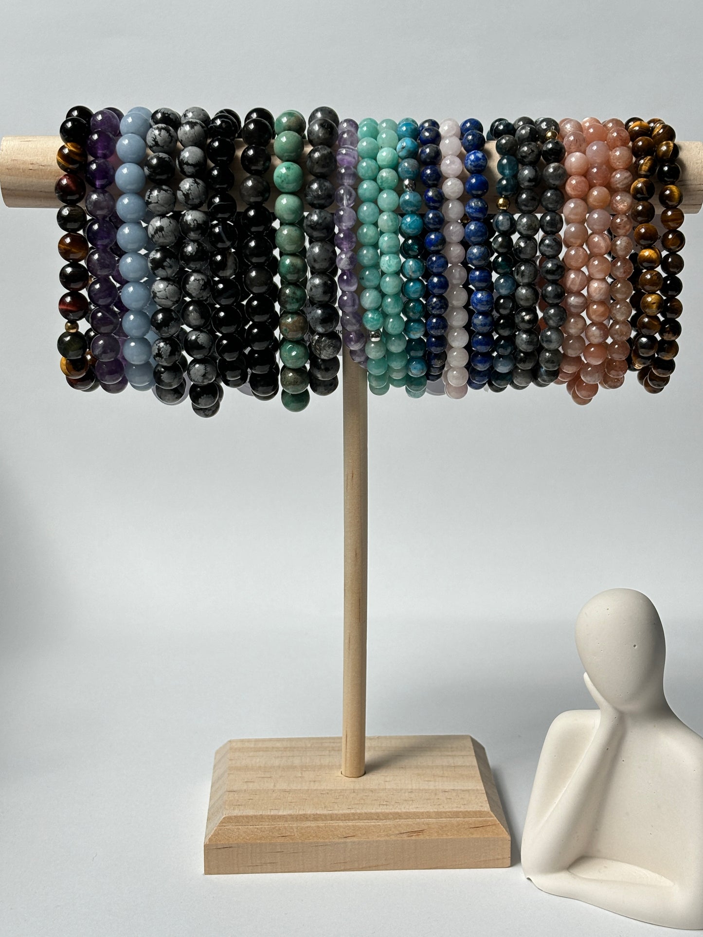 Le bracelet intemporel de pierres 6mm