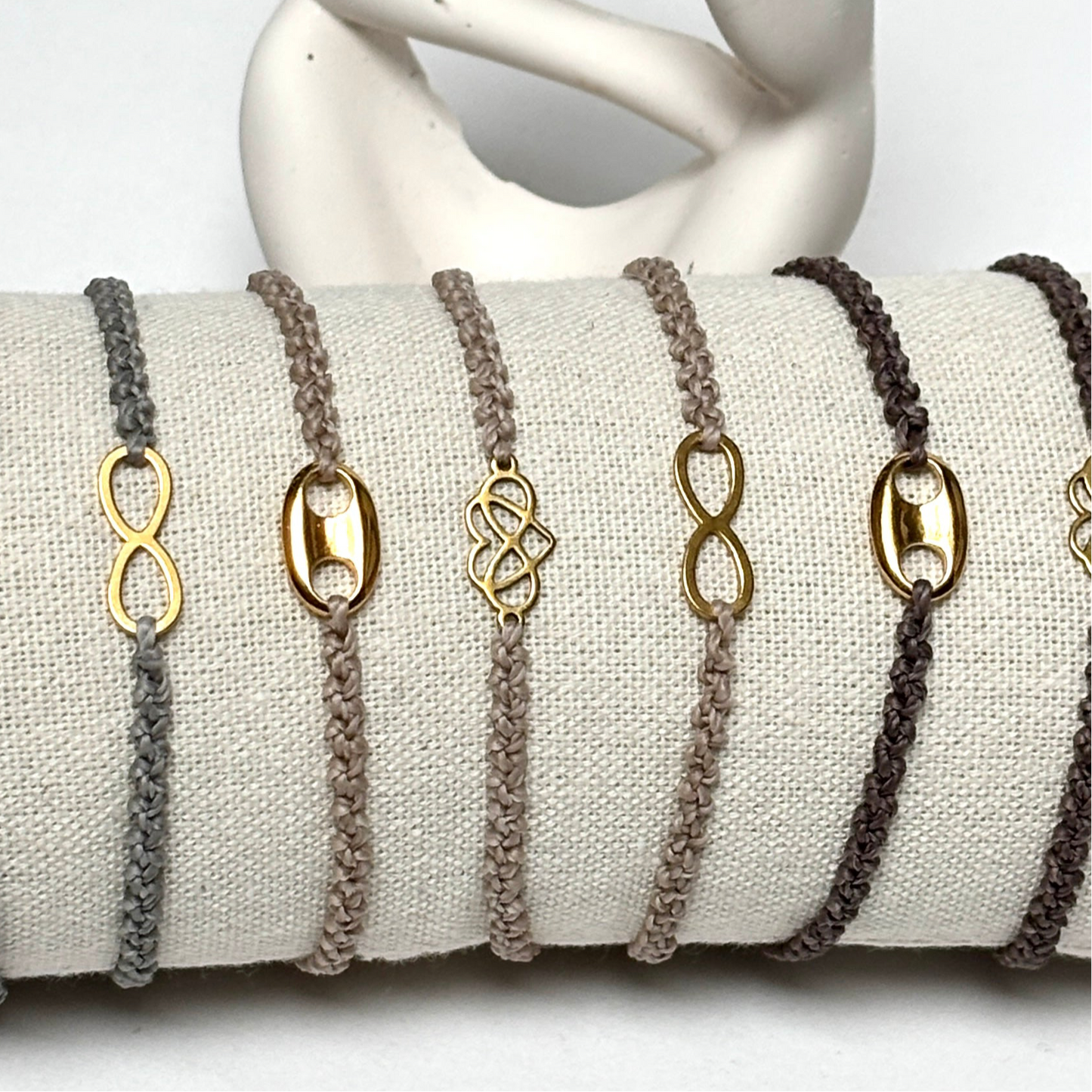 Bracelet tressé noué