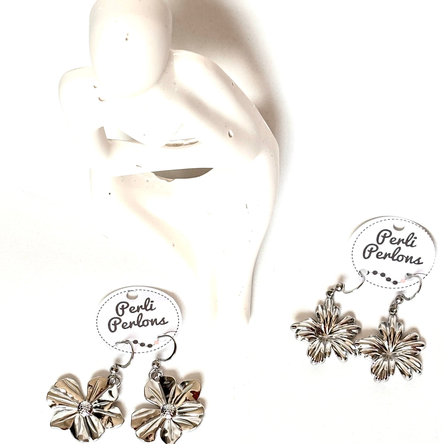 Boucles fleur ou feuille